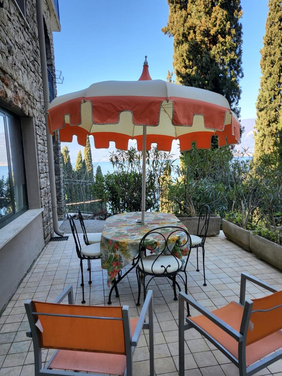 Wonderful Lake View Apartments With Pool With Breakfast Gardasee Torri Del Benaco Exteriör bild