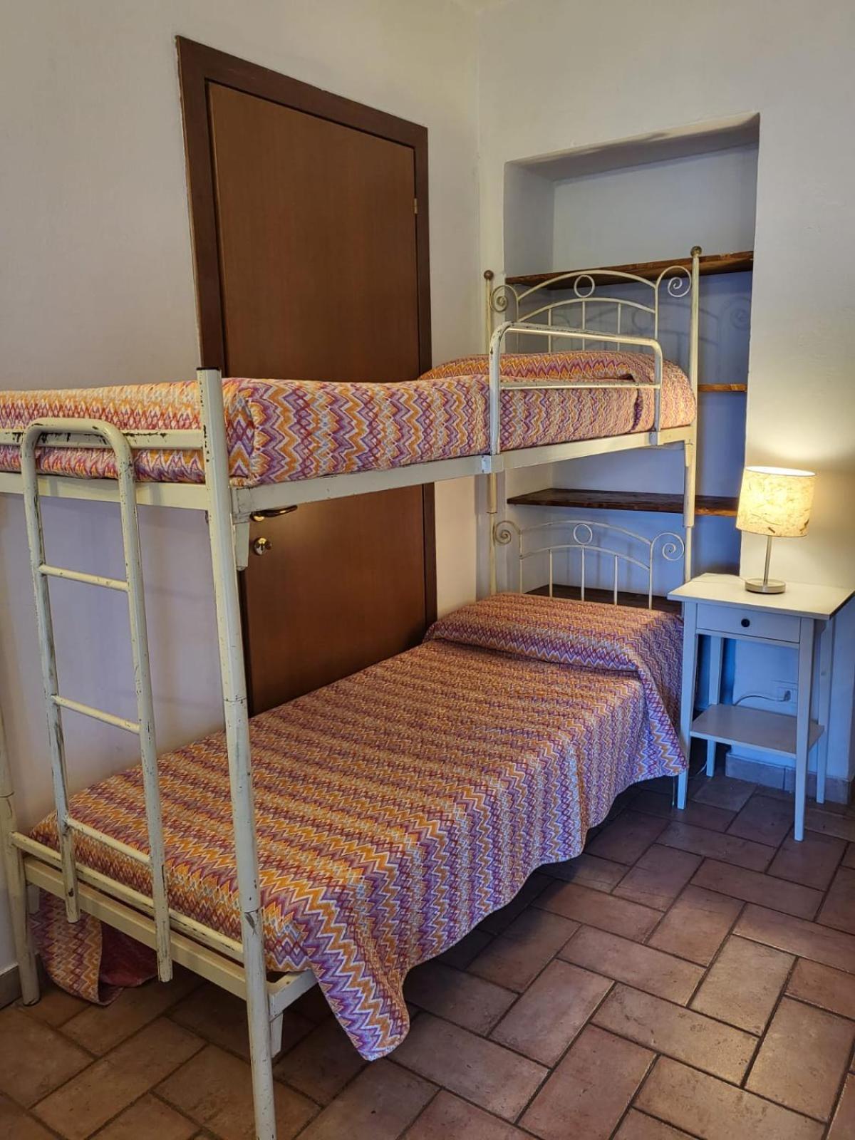 Wonderful Lake View Apartments With Pool With Breakfast Gardasee Torri Del Benaco Exteriör bild