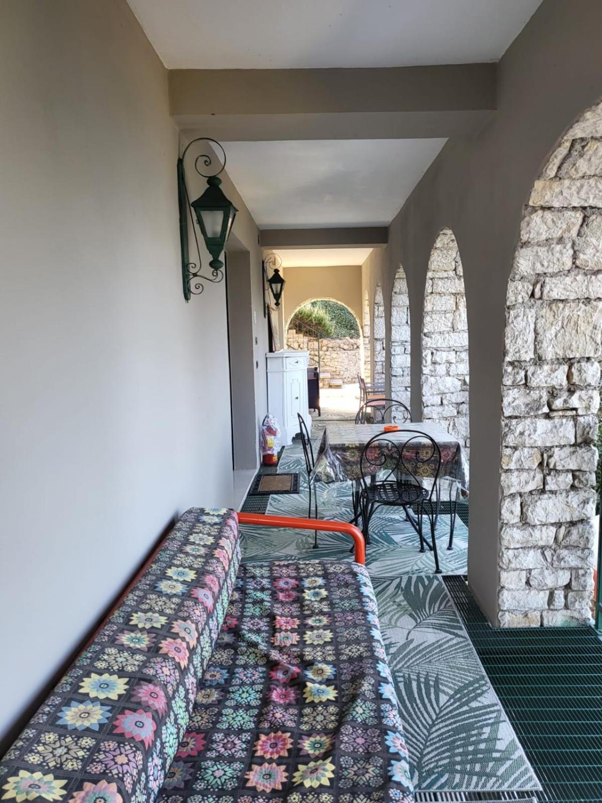 Wonderful Lake View Apartments With Pool With Breakfast Gardasee Torri Del Benaco Exteriör bild