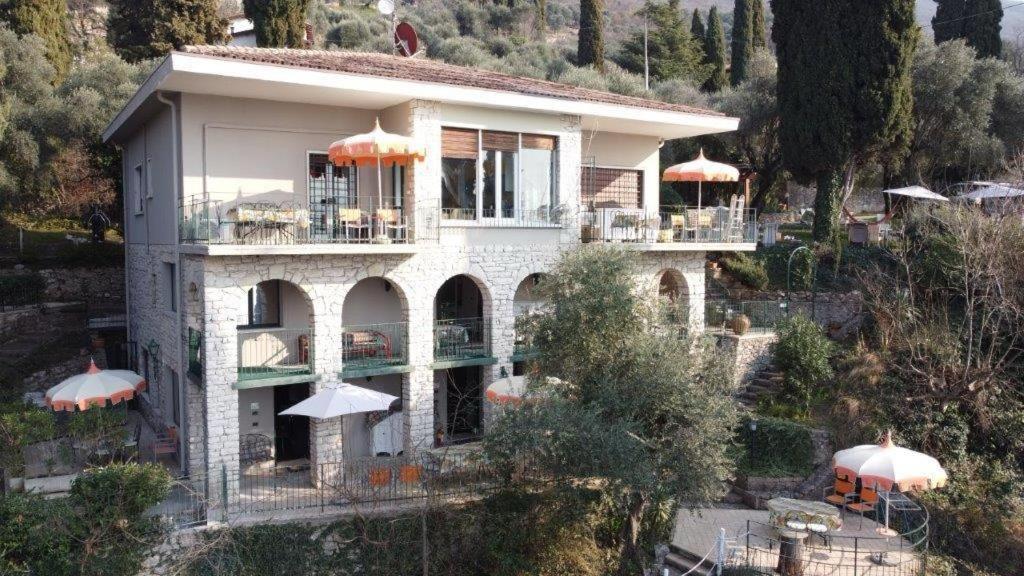 Wonderful Lake View Apartments With Pool With Breakfast Gardasee Torri Del Benaco Exteriör bild