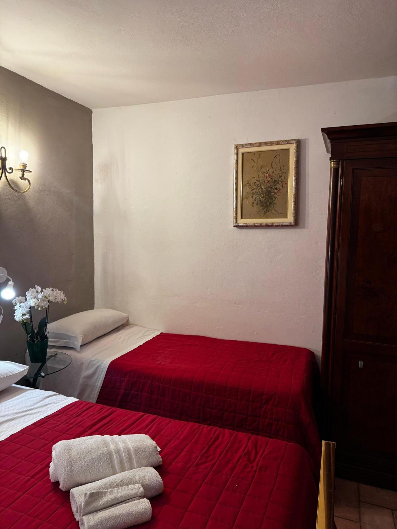 Wonderful Lake View Apartments With Pool With Breakfast Gardasee Torri Del Benaco Exteriör bild